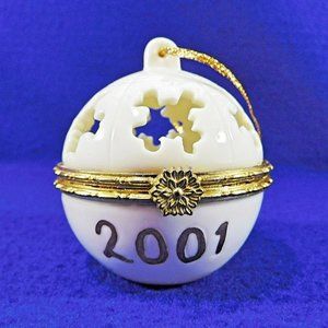 Snowflake Hinged Trinket Box Ornament 2001 Porcelain Gift Candy Potpourri